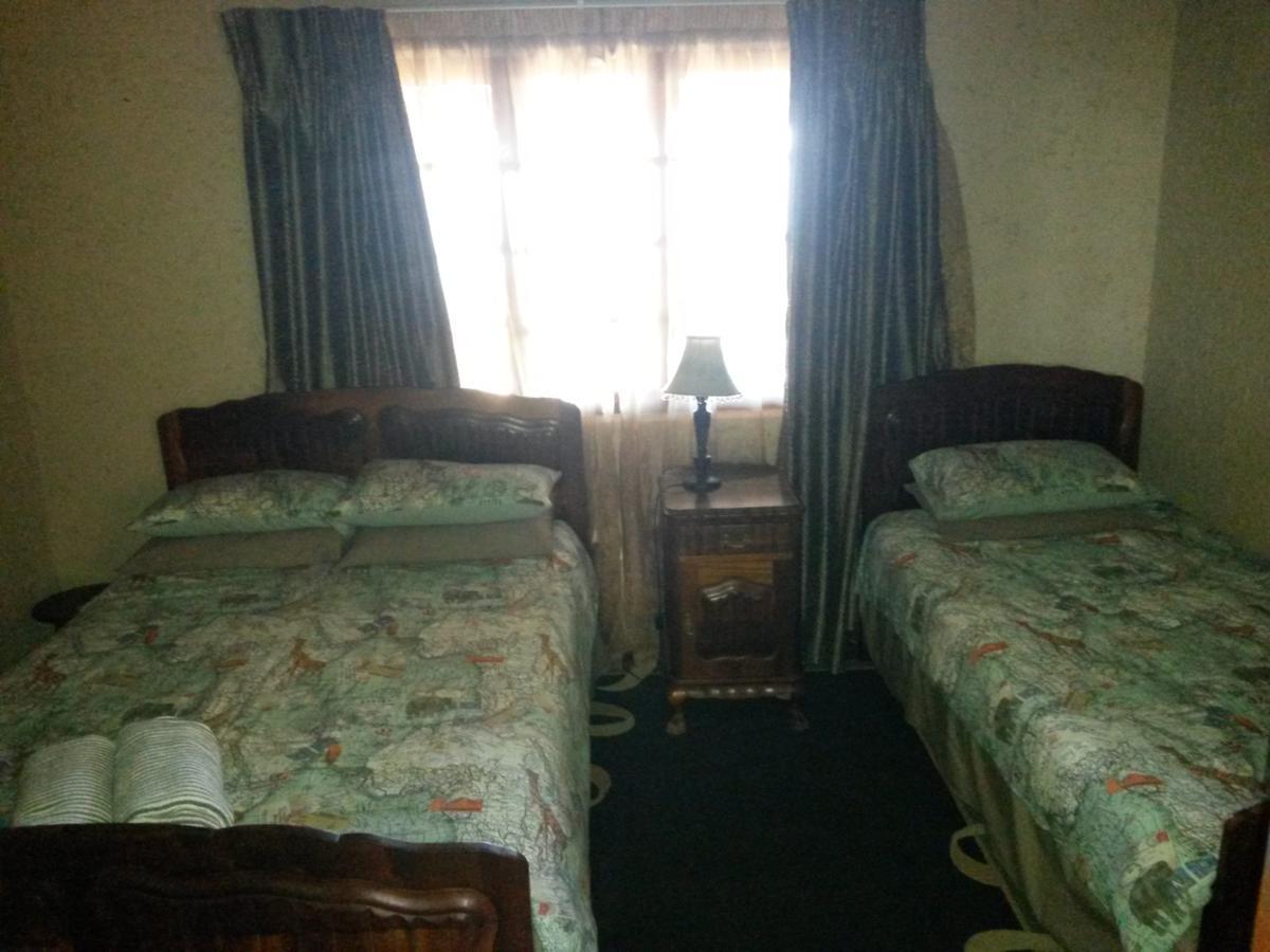 Benlize Lodge Hartbeespoort Kamer foto